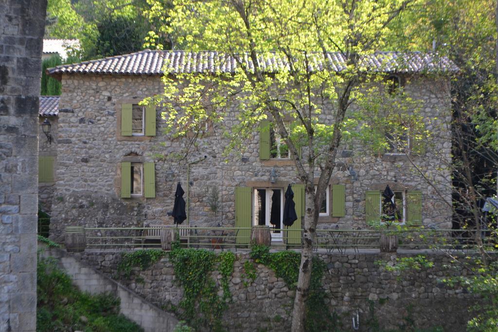 Maison Sous Le Pont Bed & Breakfast Meyras Bagian luar foto